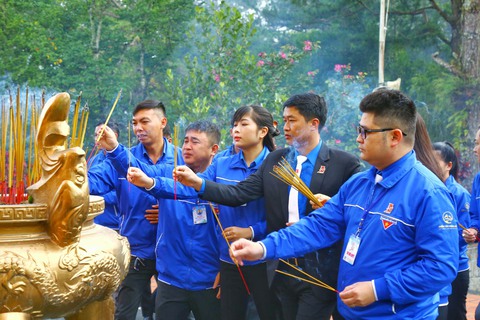 Chị Trần Thị Chúc Quỳnh tái đắc cử bí thư Tỉnh Đoàn Lâm Đồng - Ảnh 2. Chị Trần Thị Chúc Quỳnh tái đắc cử bí thư Tỉnh Đoàn Lâm Đồng - Ảnh 2.