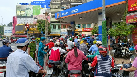 Nói cây xăng đóng cửa không phổ biến, Bộ Công Thương đang ở đâu? - Ảnh 1. Nói cây xăng đóng cửa không phổ biến, Bộ Công Thương đang ở đâu? - Ảnh 1.