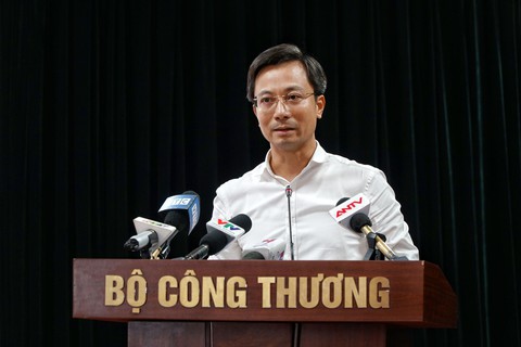 Thứ trưởng Đỗ Thắng Hải: Tình hình xăng dầu diễn biến xấu, nhưng cơ bản đáp ứng nguồn cung - Ảnh 2. Thứ trưởng Đỗ Thắng Hải: Tình hình xăng dầu diễn biến xấu, nhưng cơ bản đáp ứng nguồn cung - Ảnh 2.
