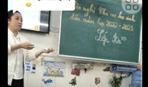 Clip phụ huynh khó khăn đừng theo cái lớp này: Nhà phụ huynh đăng clip bị tạt sơn - Ảnh 1. Clip phụ huynh khó khăn đừng theo cái lớp này: Nhà phụ huynh đăng clip bị tạt sơn - Ảnh 1.