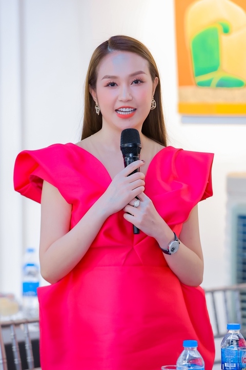 Ca sĩ Tuấn Hưng: ‘Đừng mong tôi sẽ giảm độ hot vì tôi nhiều trò lắm’ - Ảnh 2. Ca sĩ Tuấn Hưng: ‘Đừng mong tôi sẽ giảm độ hot vì tôi nhiều trò lắm’ - Ảnh 2.