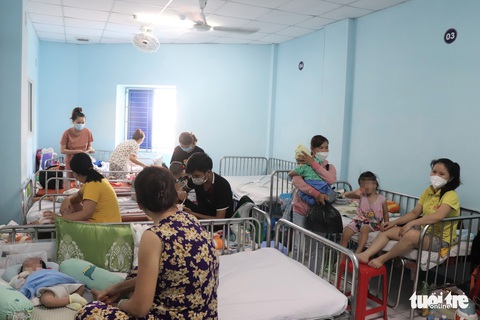 TP.HCM: Trẻ mắc bệnh đường hô hấp tăng mạnh - Ảnh 1. TP.HCM: Trẻ mắc bệnh đường hô hấp tăng mạnh - Ảnh 1.