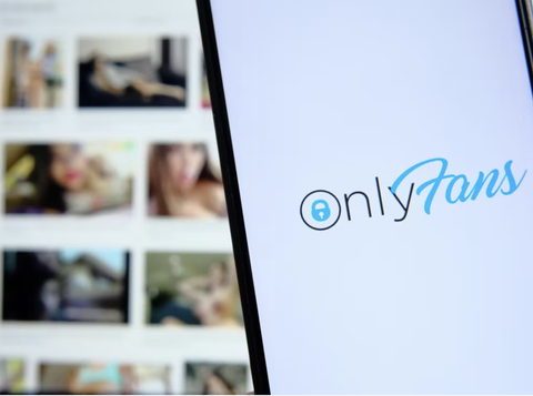 Người Singapore đầu tiên bị phạt tù và tiền vì đăng nội dung khiêu dâm lên OnlyFans - Ảnh 1. Người Singapore đầu tiên bị phạt tù và tiền vì đăng nội dung khiêu dâm lên OnlyFans - Ảnh 1.