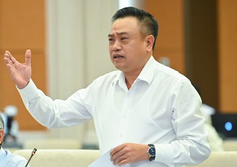 Chủ tịch Hà Nội Trần Sỹ Thanh: Mỗi ô tô nên có mã số định danh riêng và số dư tài khoản - Ảnh 1. Chủ tịch Hà Nội Trần Sỹ Thanh: Mỗi ô tô nên có mã số định danh riêng và số dư tài khoản - Ảnh 1.