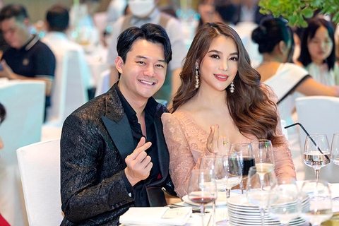Ảnh vui sao Việt 12-10: Ngọc Trinh nhí nhảnh bên Minh Hằng - Ảnh 9. Ảnh vui sao Việt 12-10: Ngọc Trinh nhí nhảnh bên Minh Hằng - Ảnh 9.