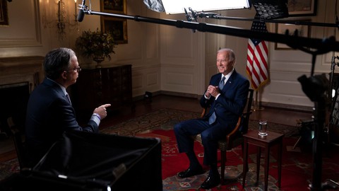 Ông Biden: Ông Putin sẽ không dùng vũ khí hạt nhân ở Ukraine - Ảnh 1. Ông Biden: Ông Putin sẽ không dùng vũ khí hạt nhân ở Ukraine - Ảnh 1.