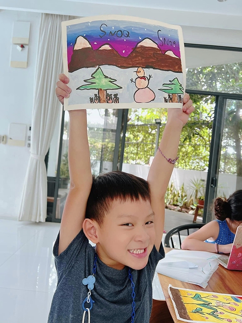Ngỡ ngàng với tài năng vẽ của 4 con nhà Lý Hải - Minh Hà - Ảnh 10. Ngỡ ngàng với tài năng vẽ của 4 con nhà Lý Hải - Minh Hà - Ảnh 10.