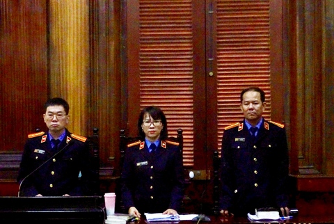 Vụ bán rẻ đất dự án: Ông Tất Thành Cang bị đề nghị 8-10 năm tù - Ảnh 2. Vụ bán rẻ đất dự án: Ông Tất Thành Cang bị đề nghị 8-10 năm tù - Ảnh 2.