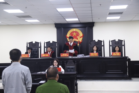 Tuyên tử hình kẻ đóng đinh vào đầu bé gái 3 tuổi - Ảnh 2. Tuyên tử hình kẻ đóng đinh vào đầu bé gái 3 tuổi - Ảnh 2.