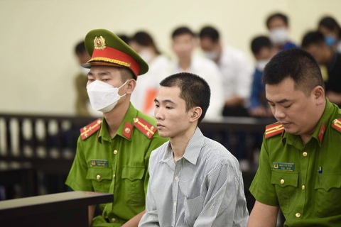 Đề nghị tử hình kẻ đóng 10 chiếc đinh vào đầu bé gái 3 tuổi - Ảnh 1. Đề nghị tử hình kẻ đóng 10 chiếc đinh vào đầu bé gái 3 tuổi - Ảnh 1.