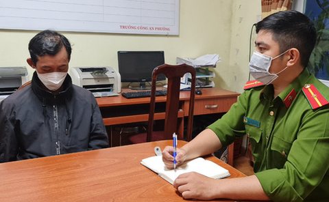 Bắt người đàn ông dâm ô 2 nữ sinh trong nhà vệ sinh trường tiểu học - Ảnh 1. Bắt người đàn ông dâm ô 2 nữ sinh trong nhà vệ sinh trường tiểu học - Ảnh 1.