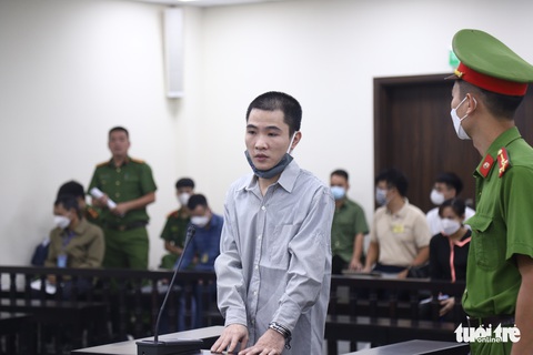 Kẻ đóng đinh vào đầu bé gái 3 tuổi nói muốn giết để không phải nuôi - Ảnh 1. Kẻ đóng đinh vào đầu bé gái 3 tuổi nói muốn giết để không phải nuôi - Ảnh 1.