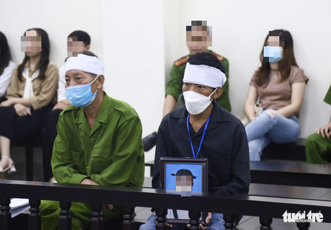 Kẻ đóng đinh vào đầu bé gái 3 tuổi nói muốn giết để không phải nuôi - Ảnh 2. Kẻ đóng đinh vào đầu bé gái 3 tuổi nói muốn giết để không phải nuôi - Ảnh 2.