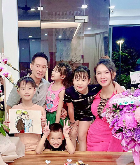 Ngỡ ngàng với tài năng vẽ của 4 con nhà Lý Hải - Minh Hà - Ảnh 11. Ngỡ ngàng với tài năng vẽ của 4 con nhà Lý Hải - Minh Hà - Ảnh 11.