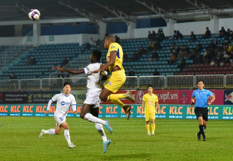 Lại thua, HAGL đã không thắng trận thứ 7 liên tục ở V-League 2022 - Ảnh 2. Lại thua, HAGL đã không thắng trận thứ 7 liên tục ở V-League 2022 - Ảnh 2.