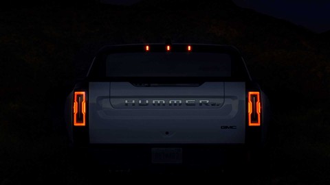 Thay cặp đèn hậu trên Hummer mới sẽ tiêu tốn của người dùng 170 triệu đồng - Ảnh 1. Thay cặp đèn hậu trên Hummer mới sẽ tiêu tốn của người dùng 170 triệu đồng - Ảnh 1.