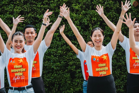 75 văn nghệ sĩ nhảy flashmob lan tỏa thông điệp Đại hội Đoàn TP.HCM - Ảnh 4. 75 văn nghệ sĩ nhảy flashmob lan tỏa thông điệp Đại hội Đoàn TP.HCM - Ảnh 4.