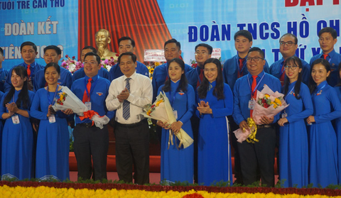 Chị Lư Thị Ngọc Anh tái đắc cử bí thư Thành Đoàn TP Cần Thơ - Ảnh 1. Chị Lư Thị Ngọc Anh tái đắc cử bí thư Thành Đoàn TP Cần Thơ - Ảnh 1.