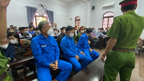 Hoãn xử trùm xăng giả Trịnh Sướng vì xuất hiện tình tiết mới - Ảnh 3. Hoãn xử trùm xăng giả Trịnh Sướng vì xuất hiện tình tiết mới - Ảnh 3.