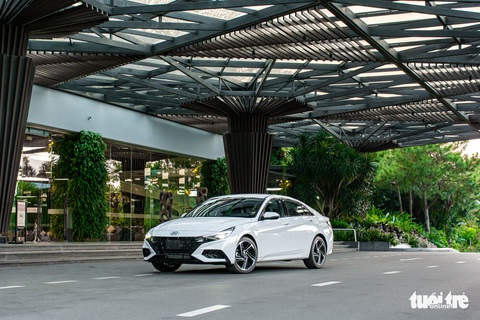 Hyundai Elantra 2023 ra mắt Việt Nam: Giá từ 599 triệu đồng, phả hơi nóng lên Kia K3 - Ảnh 1. Hyundai Elantra 2023 ra mắt Việt Nam: Giá từ 599 triệu đồng, phả hơi nóng lên Kia K3 - Ảnh 1.