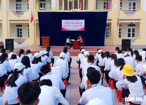 Dịch chuyển giới tính trong các vụ bạo lực học đường - Ảnh 3. Dịch chuyển giới tính trong các vụ bạo lực học đường - Ảnh 3.