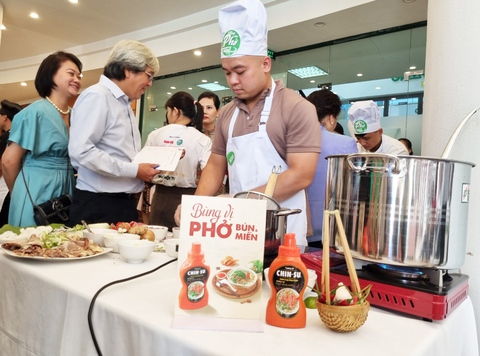 Tương ớt phở Chin-su đồng hành cùng chương trình Ngày của Phở - Ảnh 1. Tương ớt phở Chin-su đồng hành cùng chương trình Ngày của Phở - Ảnh 1.