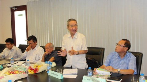 Giáo sư Phạm Phụ: Nặng lòng với nghề đưa khách qua sông - Ảnh 1. Giáo sư Phạm Phụ: Nặng lòng với nghề đưa khách qua sông - Ảnh 1.