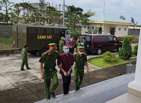 Hoãn phiên phúc thẩm tịnh thất Bồng Lai theo yêu cầu của luật sư bảo vệ bị hại - Ảnh 1. Hoãn phiên phúc thẩm tịnh thất Bồng Lai theo yêu cầu của luật sư bảo vệ bị hại - Ảnh 1.