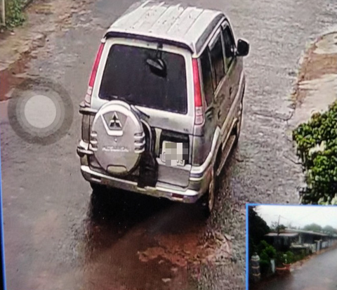 Truy bắt nhóm người dùng ô tô vào nhà chủ tịch huyện cướp tài sản - Ảnh 1. Truy bắt nhóm người dùng ô tô vào nhà chủ tịch huyện cướp tài sản - Ảnh 1.