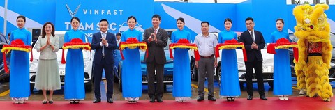Petrolimex: Đẩy mạnh kinh doanh sản phẩm năng lượng xanh, chuyển đổi số toàn diện - Ảnh 1. Petrolimex: Đẩy mạnh kinh doanh sản phẩm năng lượng xanh, chuyển đổi số toàn diện - Ảnh 1.