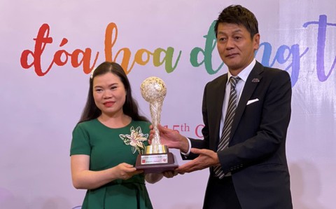 Nghịch lý truyện thiếu nhi Đóa hoa đồng thoại: trẻ em viết ‘già’ , người lớn thơ trẻ - Ảnh 1. Nghịch lý truyện thiếu nhi Đóa hoa đồng thoại: trẻ em viết ‘già’ , người lớn thơ trẻ - Ảnh 1.