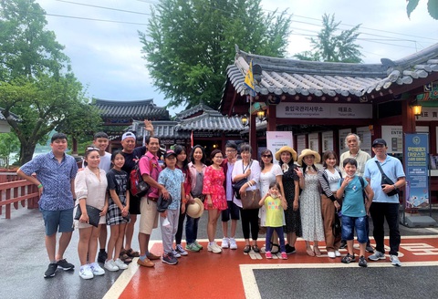 Nhộn nhịp tour xuất ngoại thu - đông - Ảnh 1. Nhộn nhịp tour xuất ngoại thu - đông - Ảnh 1.