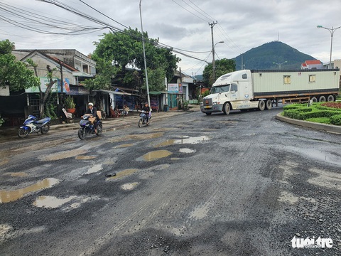 Vì sao Sở Giao thông vận tải Phú Yên đề xuất ban bố tình huống khẩn cấp về thiên tai - Ảnh 2. Vì sao Sở Giao thông vận tải Phú Yên đề xuất ban bố tình huống khẩn cấp về thiên tai - Ảnh 2.