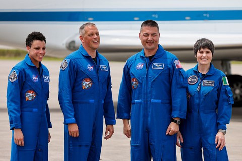 Phi hành đoàn của NASA trở về Trái đất an toàn - Ảnh 1. Phi hành đoàn của NASA trở về Trái đất an toàn - Ảnh 1.