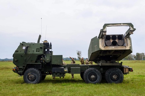 Mỹ gửi thêm 725 triệu USD viện trợ quân sự cho Ukraine - Ảnh 1. Mỹ gửi thêm 725 triệu USD viện trợ quân sự cho Ukraine - Ảnh 1.