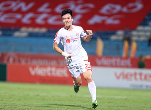 Tiền vệ Hoàng Đức là ngôi sao V-League tháng 9 - Ảnh 1. Tiền vệ Hoàng Đức là ngôi sao V-League tháng 9 - Ảnh 1.
