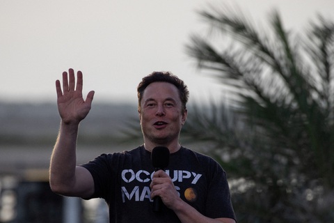 Elon Musk ‘quay xe’, tuyên bố tiếp tục tài trợ Internet Starlink cho Ukraine - Ảnh 1. Elon Musk ‘quay xe’, tuyên bố tiếp tục tài trợ Internet Starlink cho Ukraine - Ảnh 1.