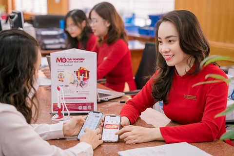 Nâng tầm dịch vụ ngân hàng số - Ảnh 1. Nâng tầm dịch vụ ngân hàng số - Ảnh 1.