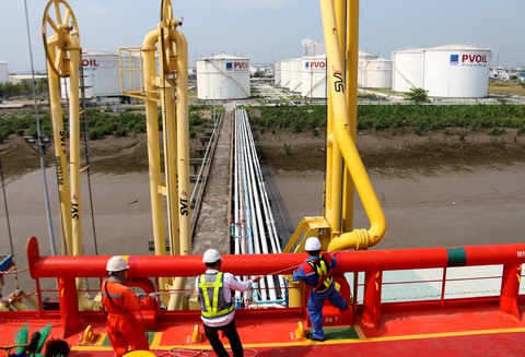 Cần tính đường dài cho thị trường xăng dầu - Ảnh 1. Cần tính đường dài cho thị trường xăng dầu - Ảnh 1.