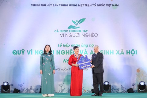 Hơn 1.400 tỉ đồng ủng hộ Quỹ Vì người nghèo và an sinh xã hội 2022 - Ảnh 1. Hơn 1.400 tỉ đồng ủng hộ Quỹ Vì người nghèo và an sinh xã hội 2022 - Ảnh 1.