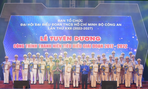 Trao thưởng 77 công trình thanh niên tiêu biểu lực lượng công an - Ảnh 1. Trao thưởng 77 công trình thanh niên tiêu biểu lực lượng công an - Ảnh 1.