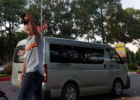Công an triệu tập tài xế đánh phóng viên rồi hét tao biết con mày học ở đâu - Ảnh 1. Công an triệu tập tài xế đánh phóng viên rồi hét tao biết con mày học ở đâu - Ảnh 1.