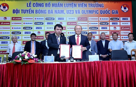 HLV Park Hang Seo đến và rời Việt Nam như thế nào? - Ảnh 1. HLV Park Hang Seo đến và rời Việt Nam như thế nào? - Ảnh 1.