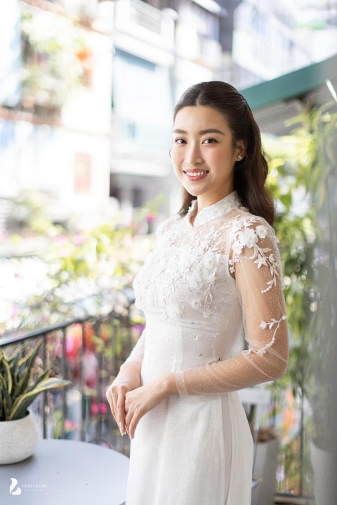 Đẳng cấp gia đình tỉ phú: Đón con dâu hoa hậu bằng xích lô! - Ảnh 5. Đẳng cấp gia đình tỉ phú: Đón con dâu hoa hậu bằng xích lô! - Ảnh 5.