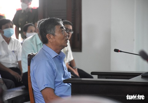 Vụ ‘giảm giá 262 lô đất’: Cựu phó chủ tịch tỉnh Phú Yên nói trách nhiệm thuộc về tập thể - Ảnh 2. Vụ ‘giảm giá 262 lô đất’: Cựu phó chủ tịch tỉnh Phú Yên nói trách nhiệm thuộc về tập thể - Ảnh 2.