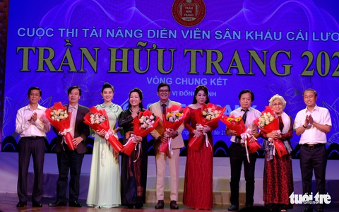 Tài năng diễn viên sân khấu cải lương Trần Hữu Trang bước vào cuộc đua quyết liệt - Ảnh 1. Tài năng diễn viên sân khấu cải lương Trần Hữu Trang bước vào cuộc đua quyết liệt - Ảnh 1.