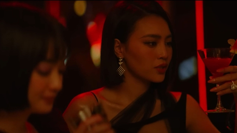 Mừng phim được top 1 phòng vé, Ninh Dương Lan Ngọc tặng quà khủng để tri ân khán giả - Ảnh 1. Mừng phim được top 1 phòng vé, Ninh Dương Lan Ngọc tặng quà khủng để tri ân khán giả - Ảnh 1.
