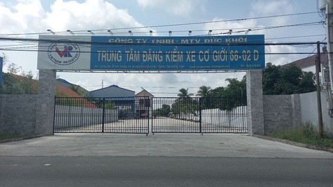 Bắt quả tang giám đốc chi nhánh và 3 nhân viên đăng kiểm nhận hối lộ của tài xế - Ảnh 1. Bắt quả tang giám đốc chi nhánh và 3 nhân viên đăng kiểm nhận hối lộ của tài xế - Ảnh 1.
