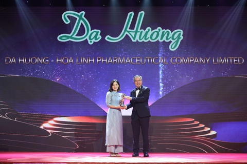 Dạ Hương nhận giải thưởng ‘Thương hiệu truyền cảm hứng năm 2022’ do Enterprise Asia bình chọn - Ảnh 1. Dạ Hương nhận giải thưởng ‘Thương hiệu truyền cảm hứng năm 2022’ do Enterprise Asia bình chọn - Ảnh 1.