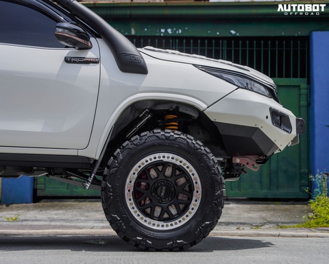 Toyota Fortuner độ hầm hố, biến thành ‘quái vật offroad’, ghế như siêu xe - Ảnh 3. Toyota Fortuner độ hầm hố, biến thành ‘quái vật offroad’, ghế như siêu xe - Ảnh 3.